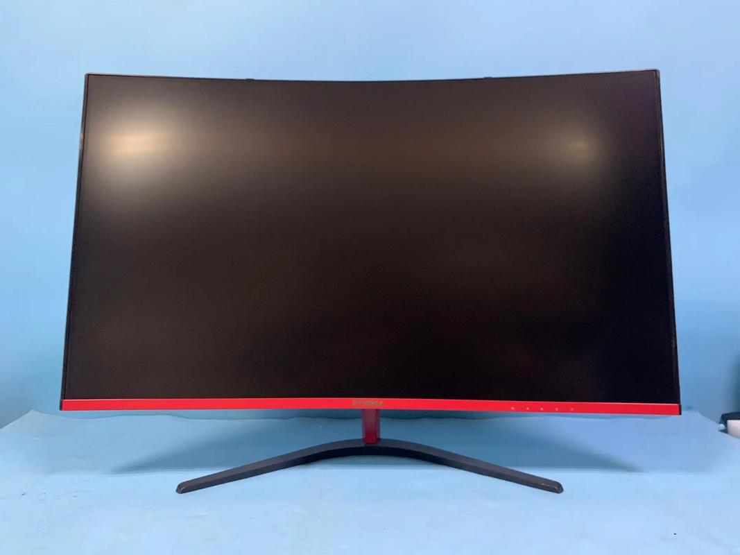 32寸超薄电竞曲面显示器 刷新率144Hz，畅享极致视觉体验